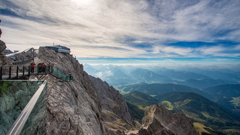 Stairway to Nothingness und die Bergstation am Dachstein